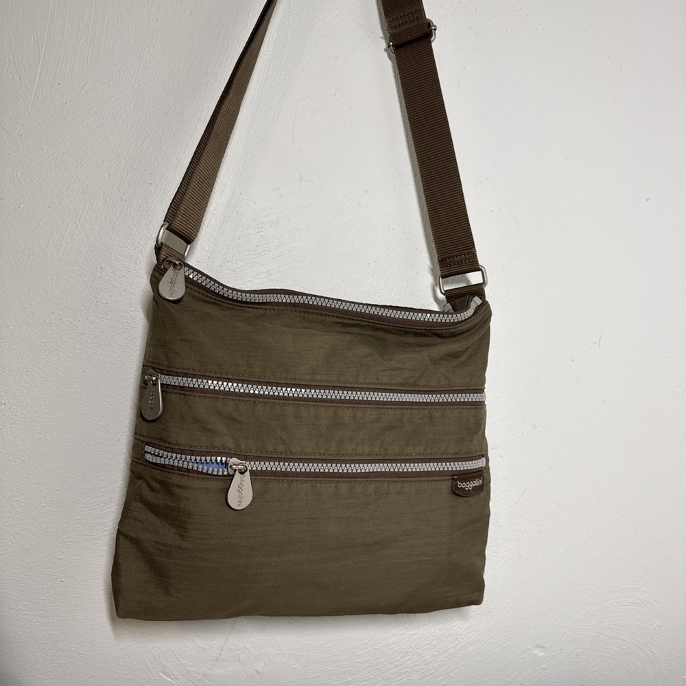 Baggallini Town Bag Special Edition Crossbody/Shoulder Bag Khaki Lots Of Storage